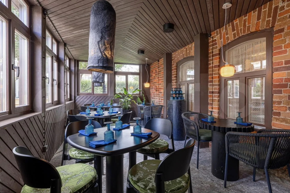 «Дом Флоринского» с одноименным бистро напротив Тихвина сдают в аренду 1 «Дом Флоринского» с одноименным бистро напротив Тихвина сдают в аренду 1