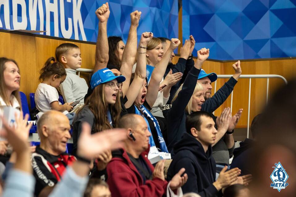 Челябинский волейбольный клуб одержал вторую домашнюю победу в чемпионате России
1 Челябинский волейбольный клуб одержал вторую домашнюю победу в чемпионате России
1