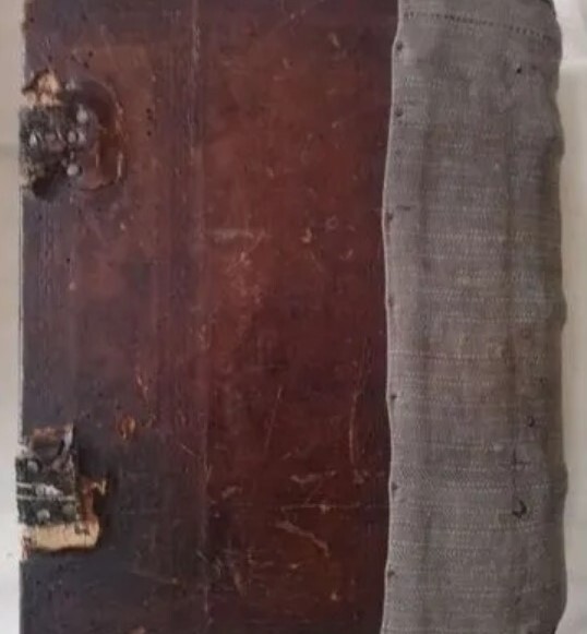 На Урале продают старинную рукописную книгу за 20 млн руб. 1 На Урале продают старинную рукописную книгу за 20 млн руб. 1