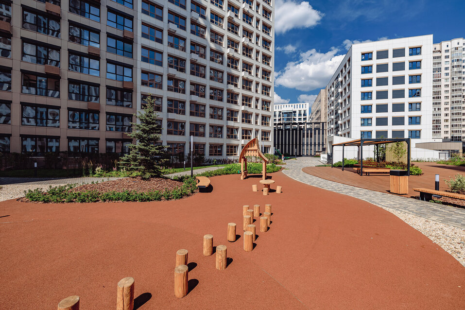 Компаунд «город в городе». Почему такой формат выбирают семьи с детьми
4 Компаунд «город в городе». Почему такой формат выбирают семьи с детьми
4