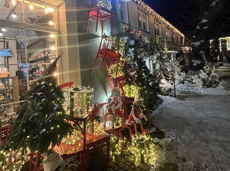 Новогоднее оформление улиц и ярмарок в столицах Европы зимой Новогоднее оформление улиц и ярмарок в столицах Европы зимой