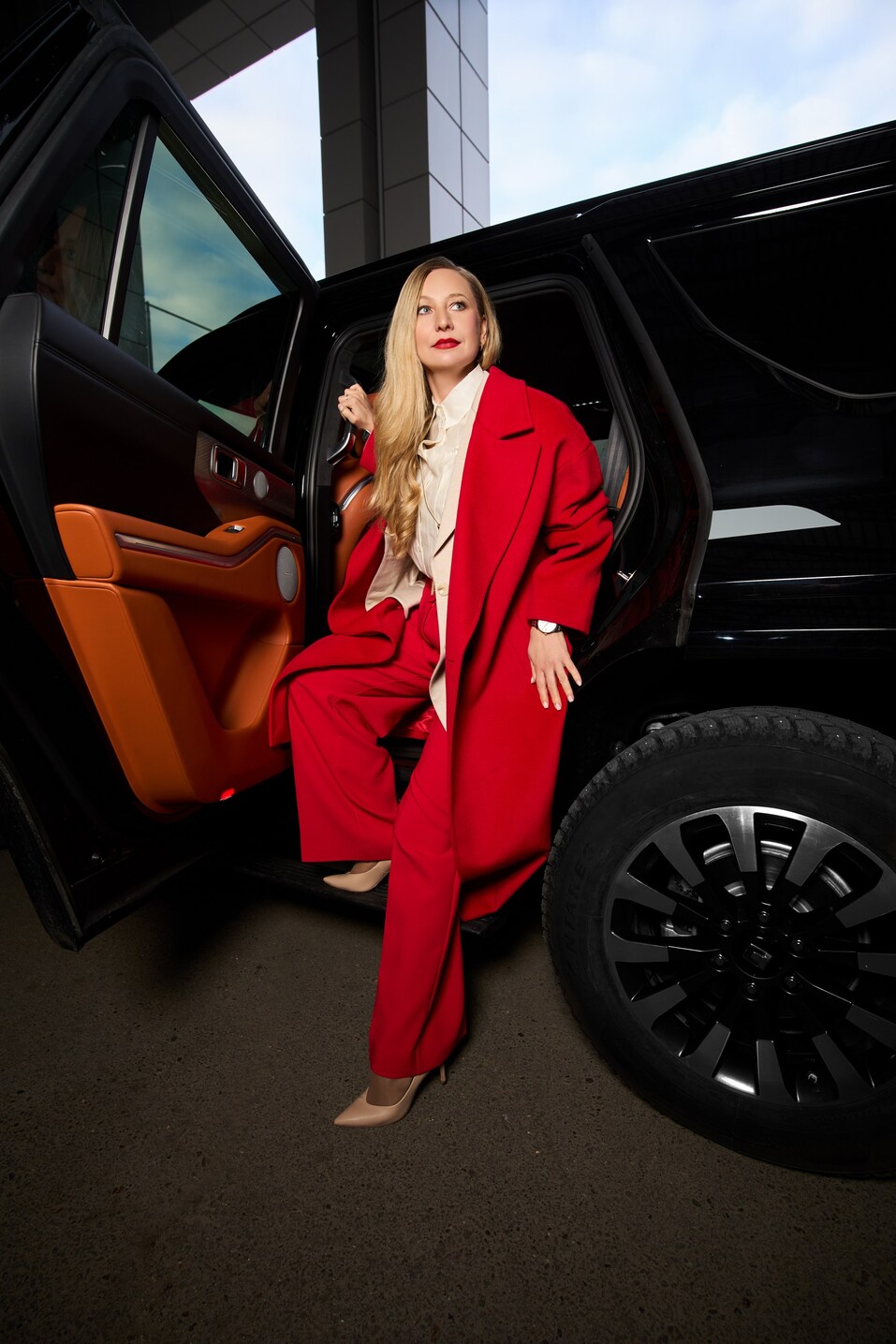 Из аэропорта на сцену. Гайд по стилю премии «Бизнес!Лидеры ‘2025» 7 Из аэропорта на сцену. Гайд по стилю премии «Бизнес!Лидеры ‘2025» 7