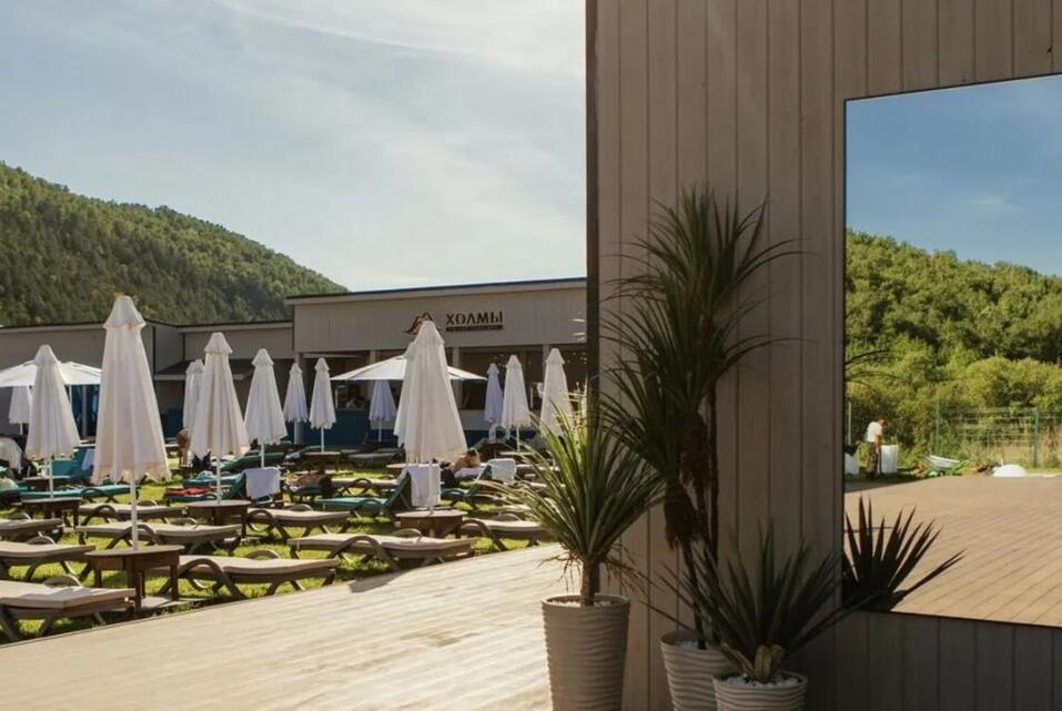 Под Красноярском за 250 млн рублей продают комплекс с бассейнами «Холмы» 1 Под Красноярском за 250 млн рублей продают комплекс с бассейнами «Холмы» 1