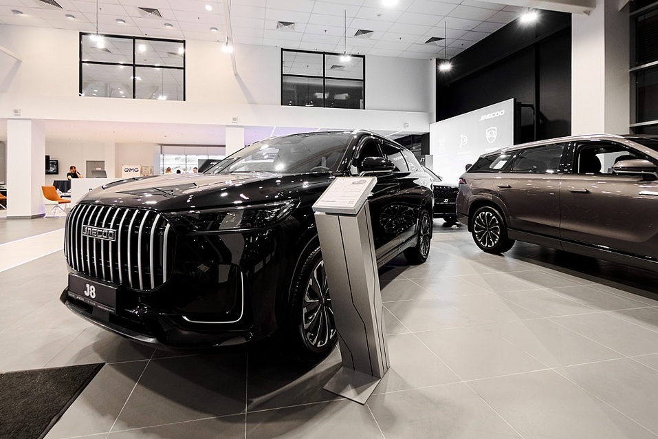 Вечер с JAECOO J8: искусство живописи и танца, джазовая музыка и изысканная дегустация 4 Вечер с JAECOO J8: искусство живописи и танца, джазовая музыка и изысканная дегустация 4