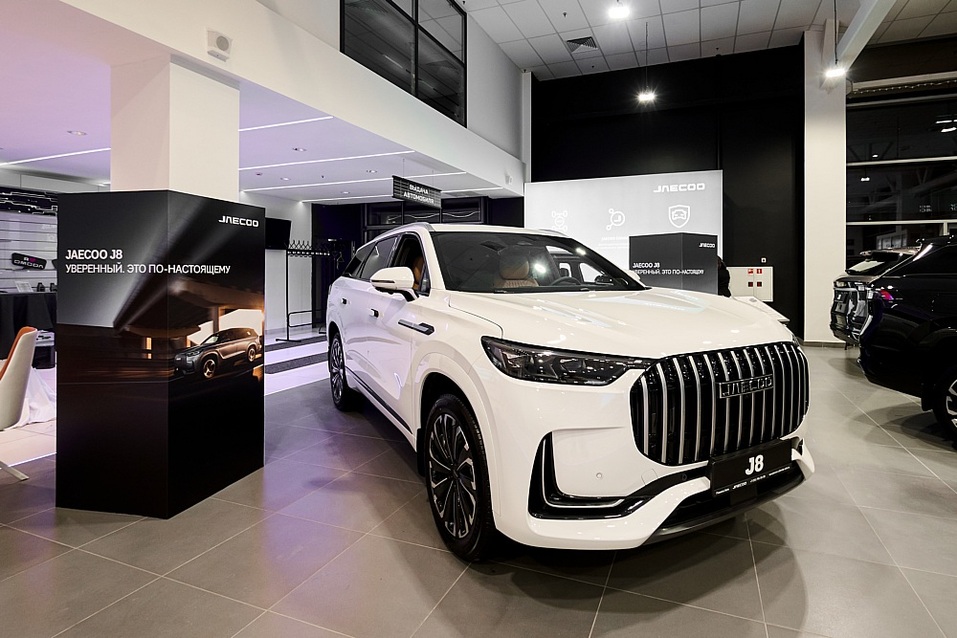 Вечер с JAECOO J8: искусство живописи и танца, джазовая музыка и изысканная дегустация 5 Вечер с JAECOO J8: искусство живописи и танца, джазовая музыка и изысканная дегустация 5