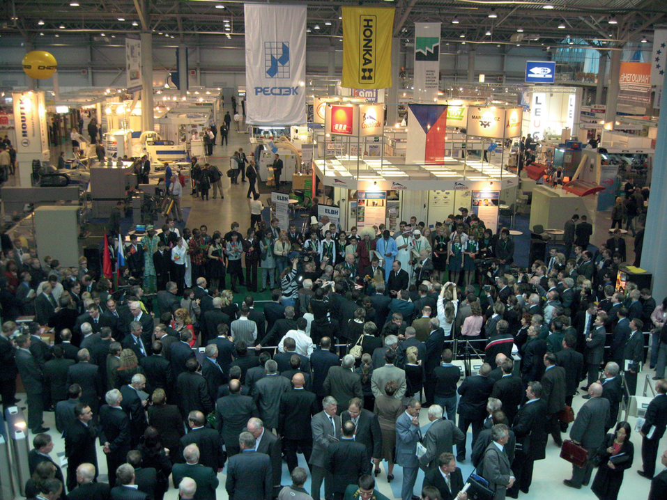 Генеральный директор РЕСТЭК: 35 лет уникальных проектов и доверия партнеров 1 Генеральный директор РЕСТЭК: 35 лет уникальных проектов и доверия партнеров 1