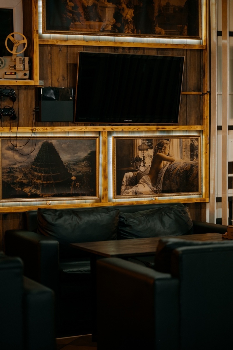 Как студенты создали успешную сеть lounge-заведений из подвального бизнеса 1 Как студенты создали успешную сеть lounge-заведений из подвального бизнеса 1