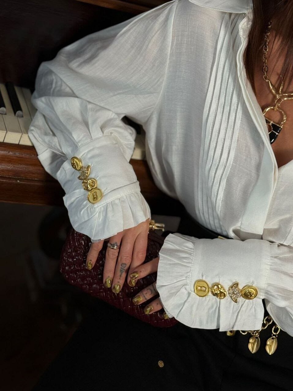 Юлия Капралова о новогодних трендах 2025: персональная история важнее брендовой яркости
6 Юлия Капралова о новогодних трендах 2025: персональная история важнее брендовой яркости
6