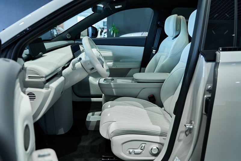 Премиальный авторынок-2025: падение продаж и рост китайского влияния 2 Премиальный авторынок-2025: падение продаж и рост китайского влияния 2