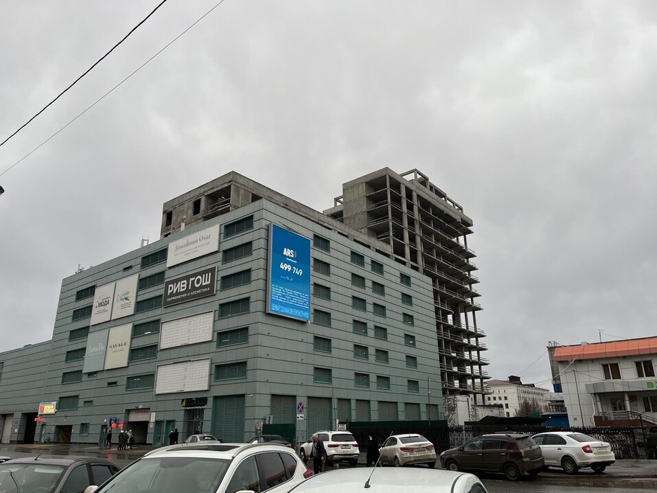 Очередной подход к снаряду: как перестроят высотку у тюменского ЦУМа 1 Очередной подход к снаряду: как перестроят высотку у тюменского ЦУМа 1