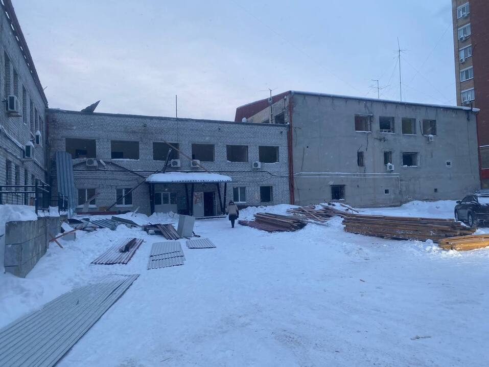 В Тюмени начинается снос последнего здания давно закрытого завода АТЭ 2 В Тюмени начинается снос последнего здания давно закрытого завода АТЭ 2