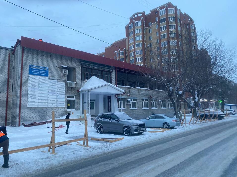 В Тюмени начинается снос последнего здания давно закрытого завода АТЭ 3 В Тюмени начинается снос последнего здания давно закрытого завода АТЭ 3