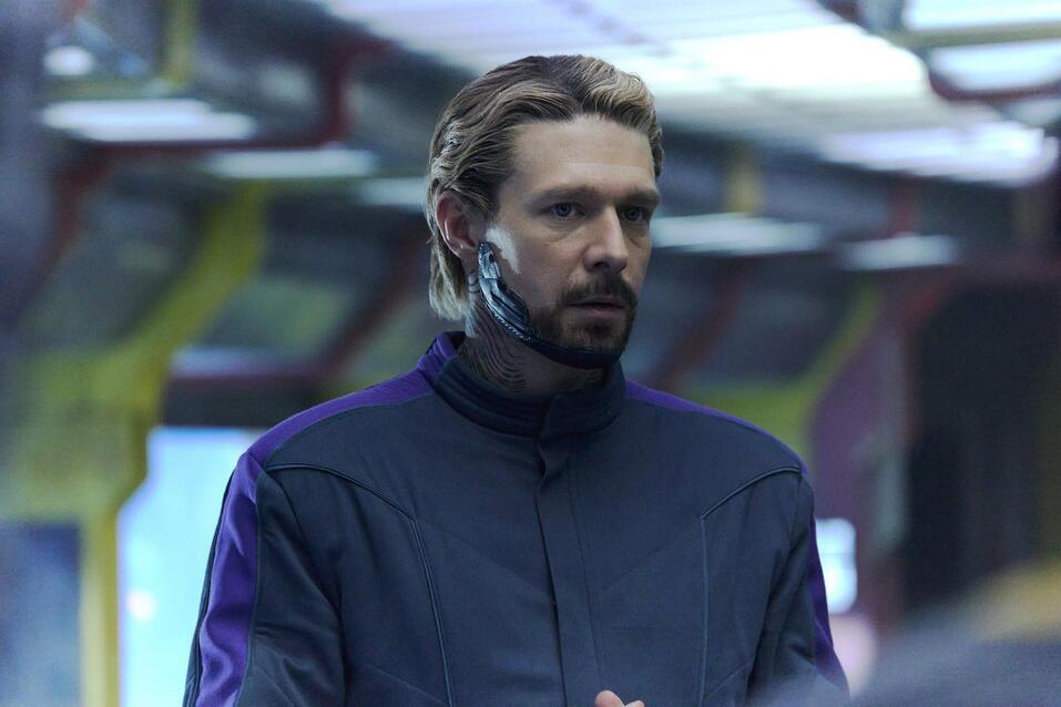 Никита Ефремов в роли Тео, космического воина Никита Ефремов в роли Тео, космического воина