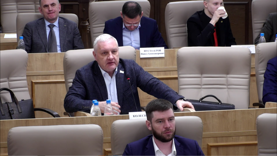 Как выбирали мэра Екатеринбурга: программы кандидатов и каверзные вопросы депутатов 5 Как выбирали мэра Екатеринбурга: программы кандидатов и каверзные вопросы депутатов 5