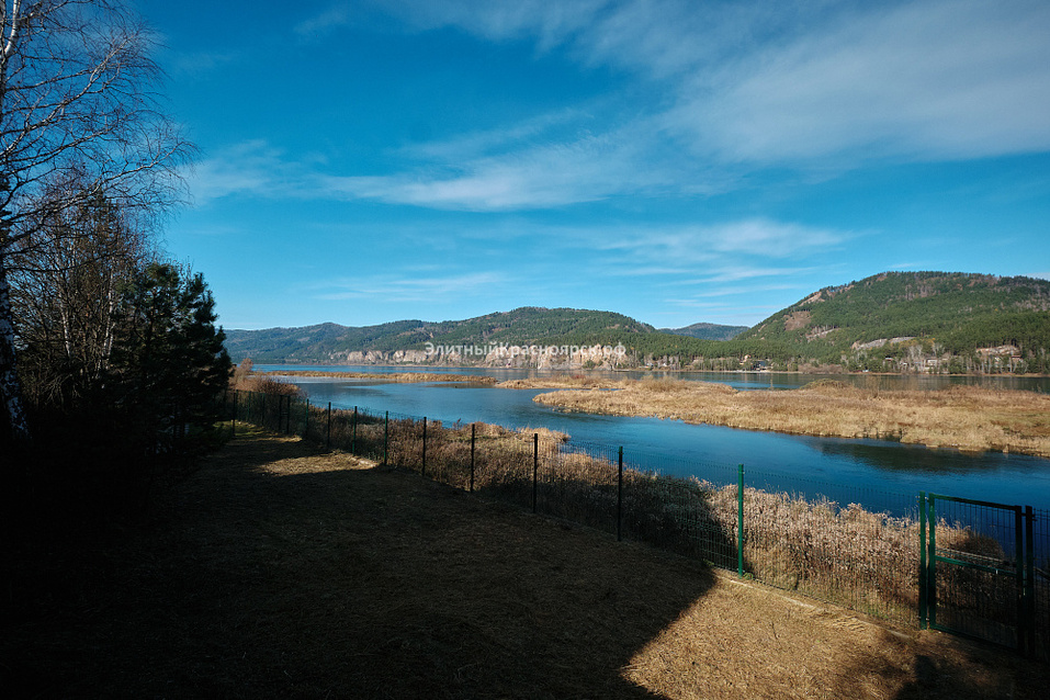 В Овсянке под Красноярском за 25 млн рублей продают коттедж с видом на Енисей 3 В Овсянке под Красноярском за 25 млн рублей продают коттедж с видом на Енисей 3