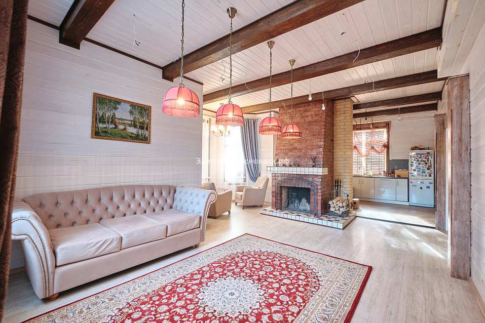 В Овсянке под Красноярском за 25 млн рублей продают коттедж с видом на Енисей 5 В Овсянке под Красноярском за 25 млн рублей продают коттедж с видом на Енисей 5