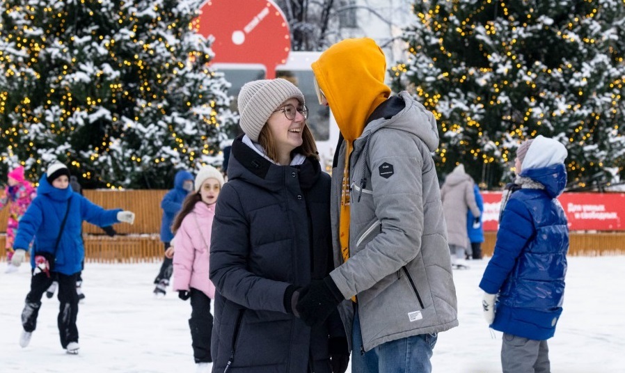 На главном катке Екатеринбурга отметят китайский Новый год, а через неделю его закроют 3 На главном катке Екатеринбурга отметят китайский Новый год, а через неделю его закроют 3