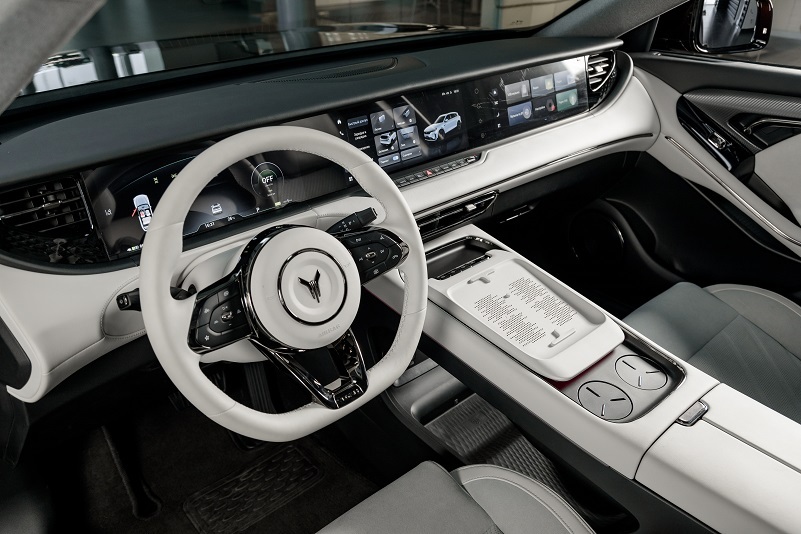 В VOYAH Оками поступила ограниченная партия премиальных кроссоверов в эксклюзивном цвете 2 В VOYAH Оками поступила ограниченная партия премиальных кроссоверов в эксклюзивном цвете 2