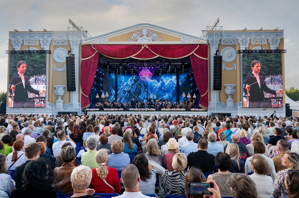 Алексей Бетехтин: «Культура не окупается — и это нормально»
2 Алексей Бетехтин: «Культура не окупается — и это нормально»
2