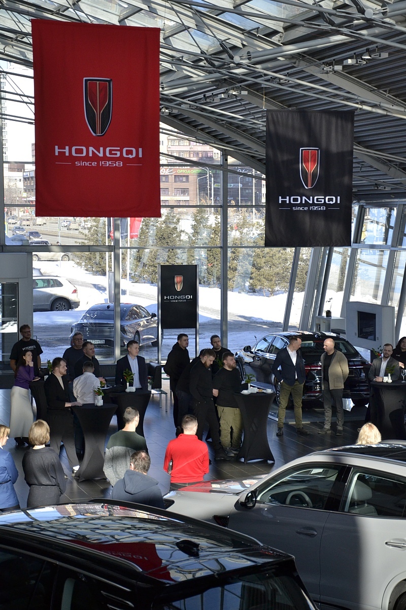 Бизнес-завтрак: в Челябинске представили новые модели авто премиум-класса 2 Бизнес-завтрак: в Челябинске представили новые модели авто премиум-класса 2