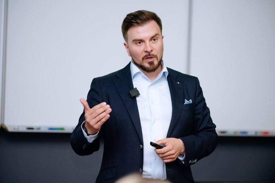 Живая стратегия: как выстроить систему регулярного стратегирования с ИИ? 1 Живая стратегия: как выстроить систему регулярного стратегирования с ИИ? 1