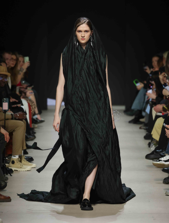 Дизайнер из Красноярска Дарья Киприянова покажет новую коллекцию на Московской неделе моды 2 Дизайнер из Красноярска Дарья Киприянова покажет новую коллекцию на Московской неделе моды 2