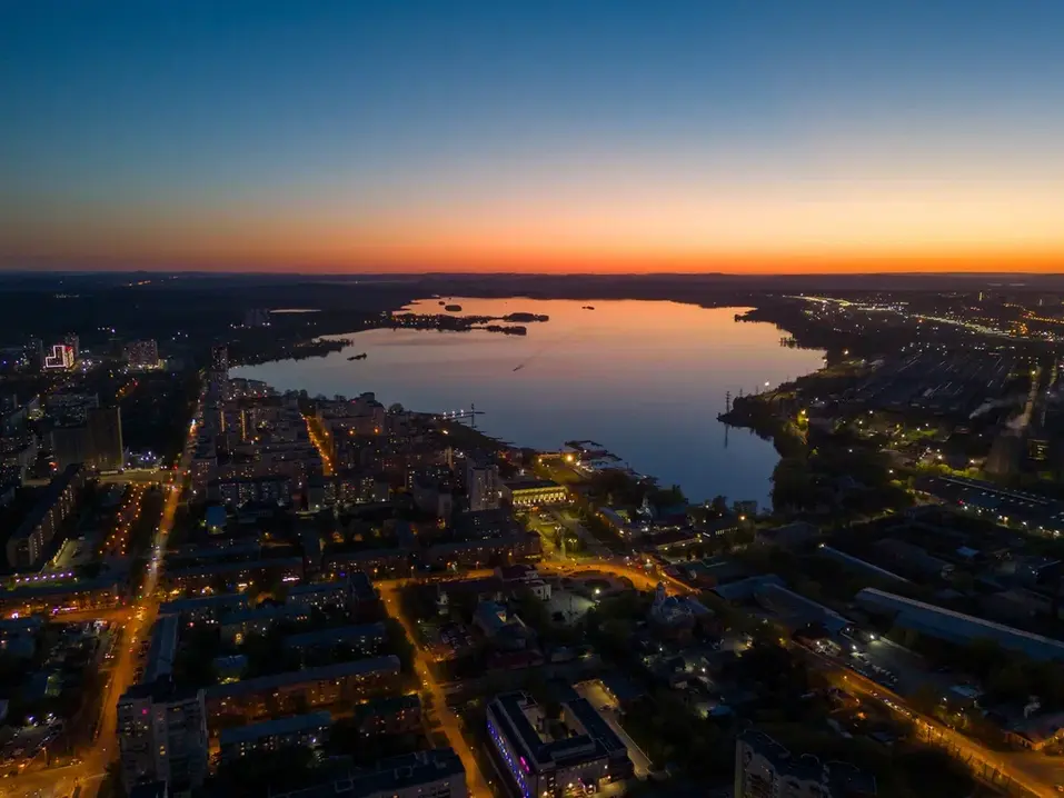 Жизнь как в кино: где уютнее — в квартире из сериала или в доме от «УГМК-Застройщик» 12 Жизнь как в кино: где уютнее — в квартире из сериала или в доме от «УГМК-Застройщик» 12