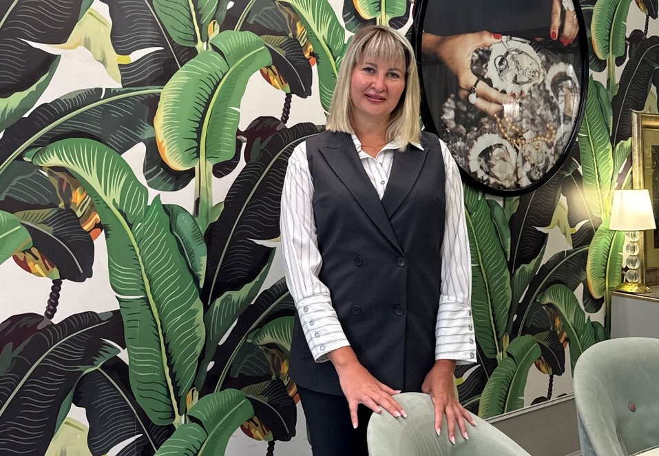 Мария Прохорова: «Для бизнеса важно, как выглядят его офлайн-точки контакта»
3 Мария Прохорова: «Для бизнеса важно, как выглядят его офлайн-точки контакта»
3