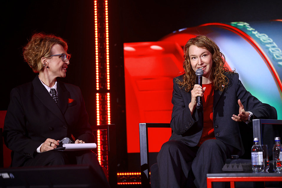 Альфа‑Саммит в Екатеринбурге: бизнес и власть сверили цифровые часы
7 Альфа‑Саммит в Екатеринбурге: бизнес и власть сверили цифровые часы
7