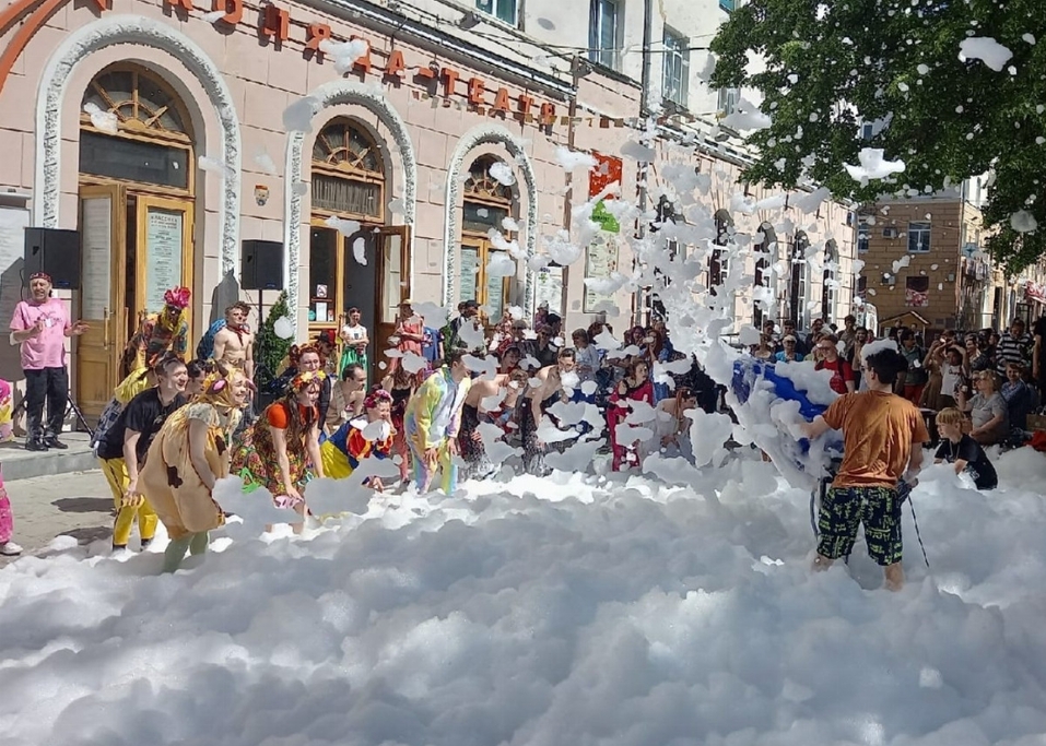 Фестиваль «Коляда-Plays» в Екатеринбурге поддержат, «Колизей» спасут 1 Фестиваль «Коляда-Plays» в Екатеринбурге поддержат, «Колизей» спасут 1