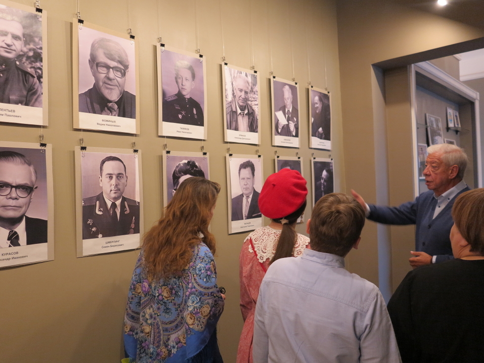 «Журналистика — зеркало жизни, она вечна»: в Екатеринбурге отметили 90-летие журфака УрФУ 3 «Журналистика — зеркало жизни, она вечна»: в Екатеринбурге отметили 90-летие журфака УрФУ 3