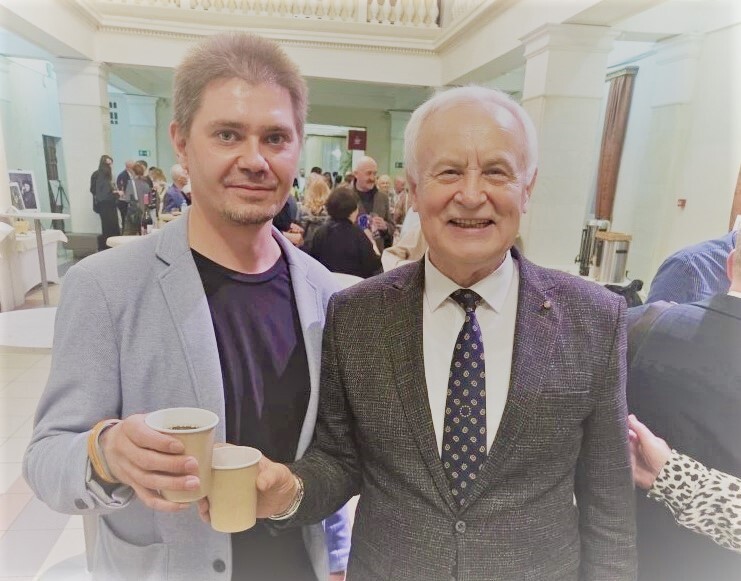 «Журналистика — зеркало жизни, она вечна»: в Екатеринбурге отметили 90-летие журфака УрФУ 4 «Журналистика — зеркало жизни, она вечна»: в Екатеринбурге отметили 90-летие журфака УрФУ 4
