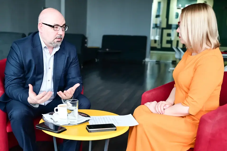 Дмитрий Глухарев: Выходим на корпорации для долгосрочных контрактов челябинского бизнеса
1 Дмитрий Глухарев: Выходим на корпорации для долгосрочных контрактов челябинского бизнеса
1