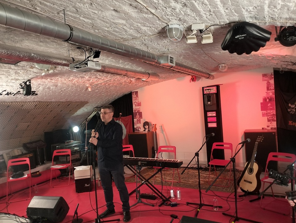 Главная свердловская рок-премьера прошла в камерном варианте в музее Андеграунда 3 Главная свердловская рок-премьера прошла в камерном варианте в музее Андеграунда 3