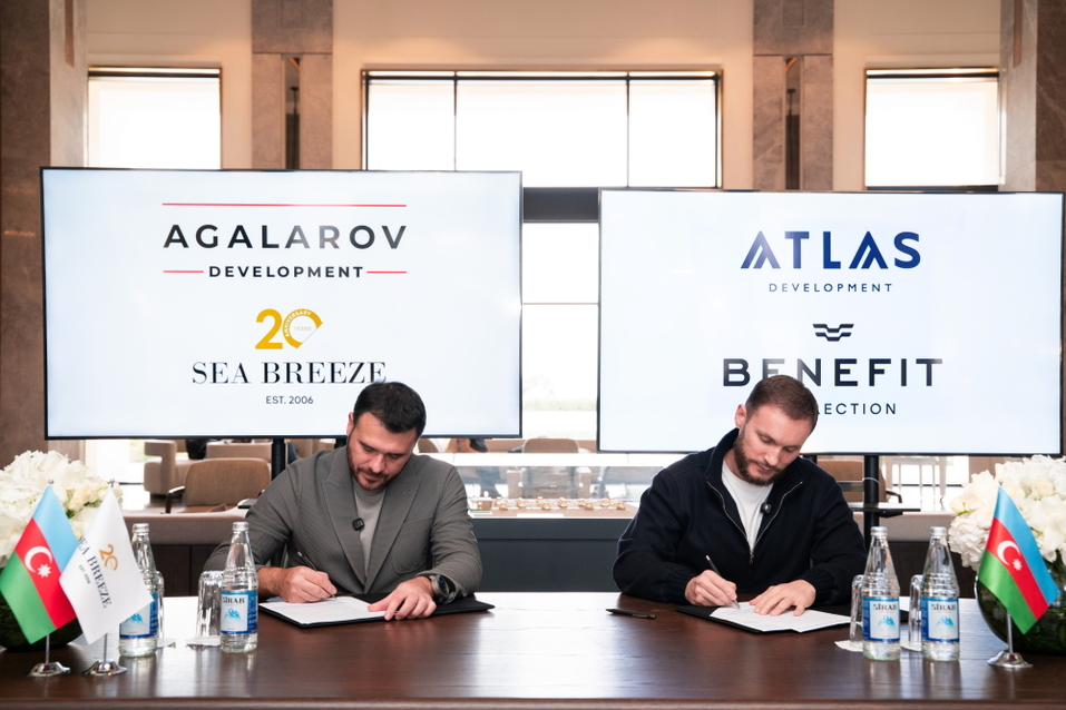 Эмин Агаларов и «Атлас Девелопмент» будут вместе строить отели в Сочи и Баку
3 Эмин Агаларов и «Атлас Девелопмент» будут вместе строить отели в Сочи и Баку
3