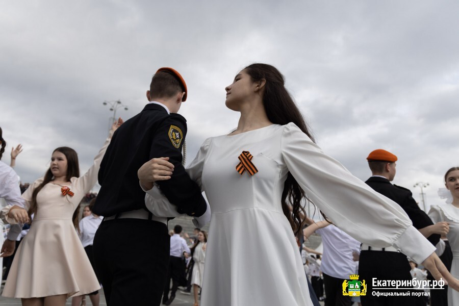 Парад, салют и «Бессмертный полк» пройдут 9 Мая в Екатеринбурге в обычном формате 2 Парад, салют и «Бессмертный полк» пройдут 9 Мая в Екатеринбурге в обычном формате 2