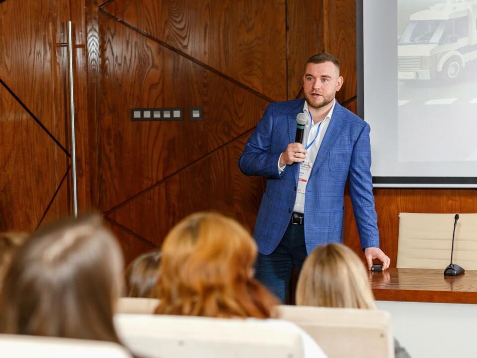 V Бизнес-форум в Кольцово: управление, продвижение, искусственный интеллект и импровизация 3 V Бизнес-форум в Кольцово: управление, продвижение, искусственный интеллект и импровизация 3