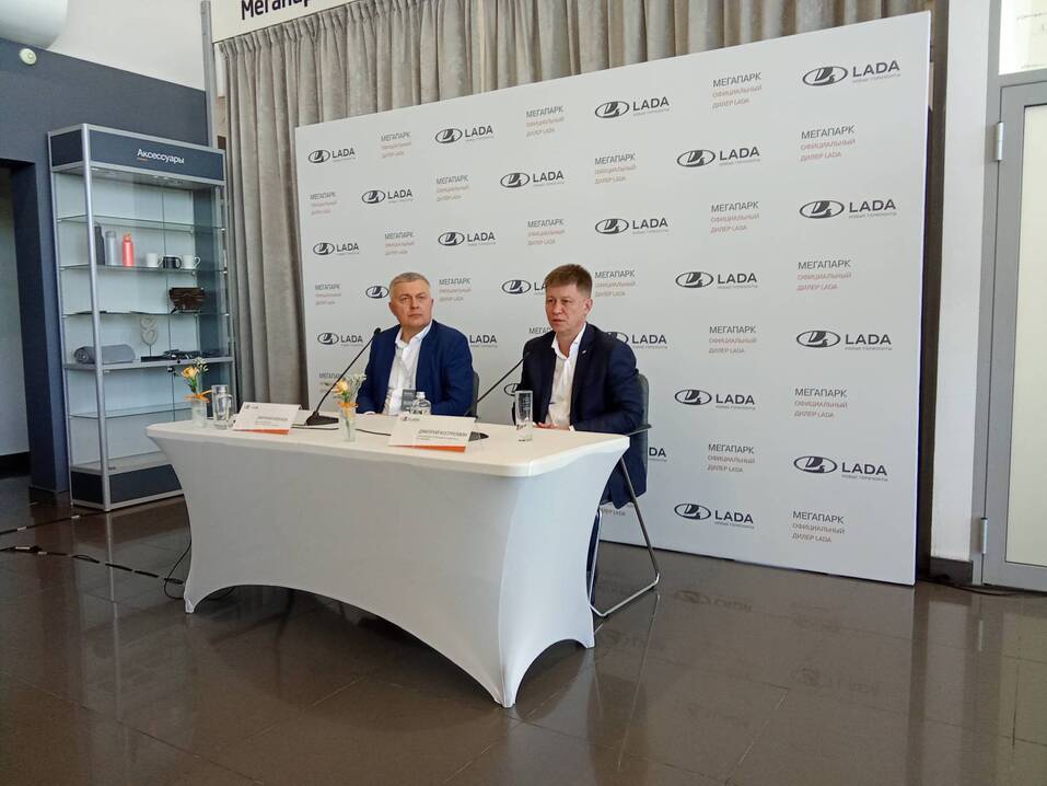 Четвертый дилерский центр LADA открылся в Новосибирске
1 Четвертый дилерский центр LADA открылся в Новосибирске
1