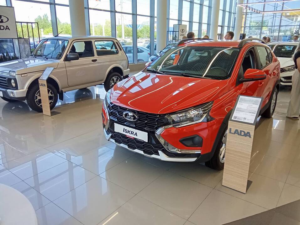 Четвертый дилерский центр LADA открылся в Новосибирске
2 Четвертый дилерский центр LADA открылся в Новосибирске
2