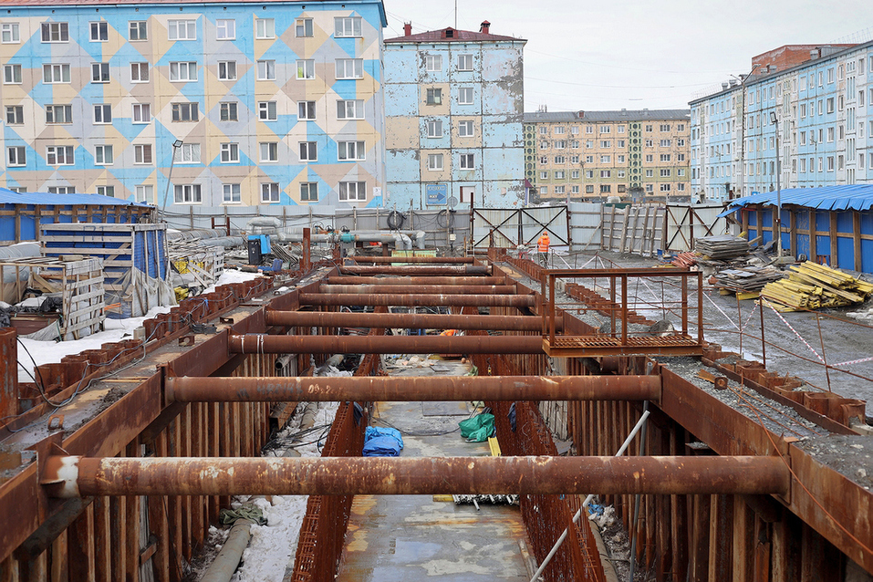 Коллектор на ул. Мира в Норильске Коллектор на ул. Мира в Норильске