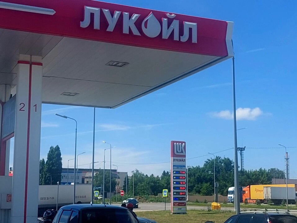 Водители заметили отсутствие бензина АИ-92 и АИ-95 на заправках Свердловской области 1 Водители заметили отсутствие бензина АИ-92 и АИ-95 на заправках Свердловской области 1