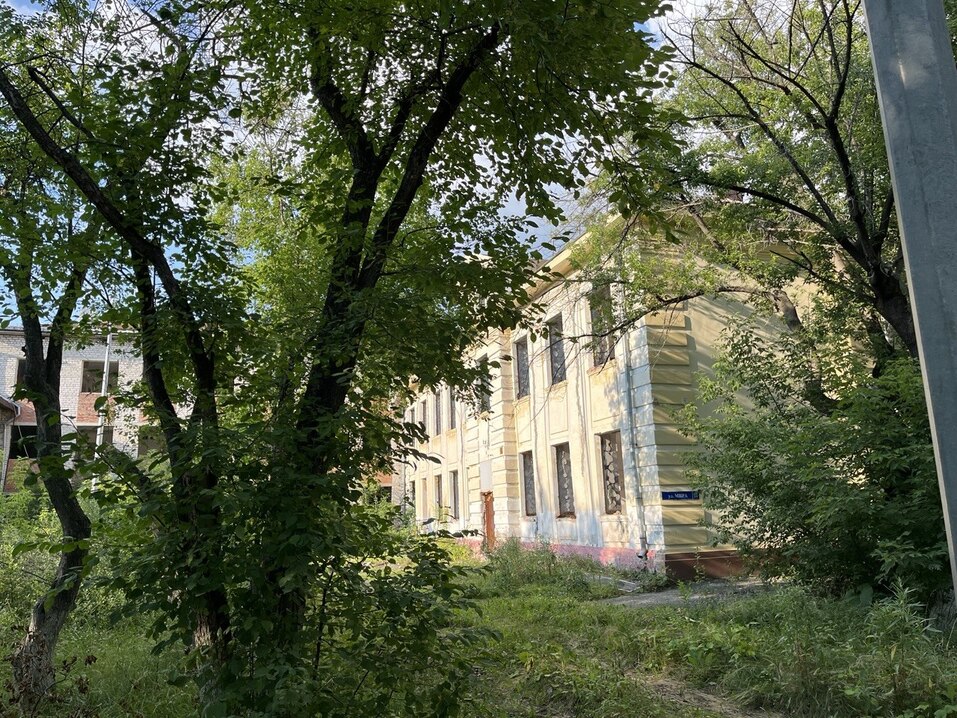 Здание школы в завокзальной части Тюмени снесут к концу осени 2 Здание школы в завокзальной части Тюмени снесут к концу осени 2