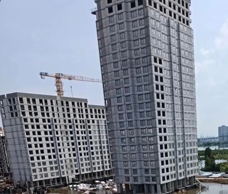 Уровень воды в Туре превысил критическую отметку, на дамбах выставили караул 3 Уровень воды в Туре превысил критическую отметку, на дамбах выставили караул 3