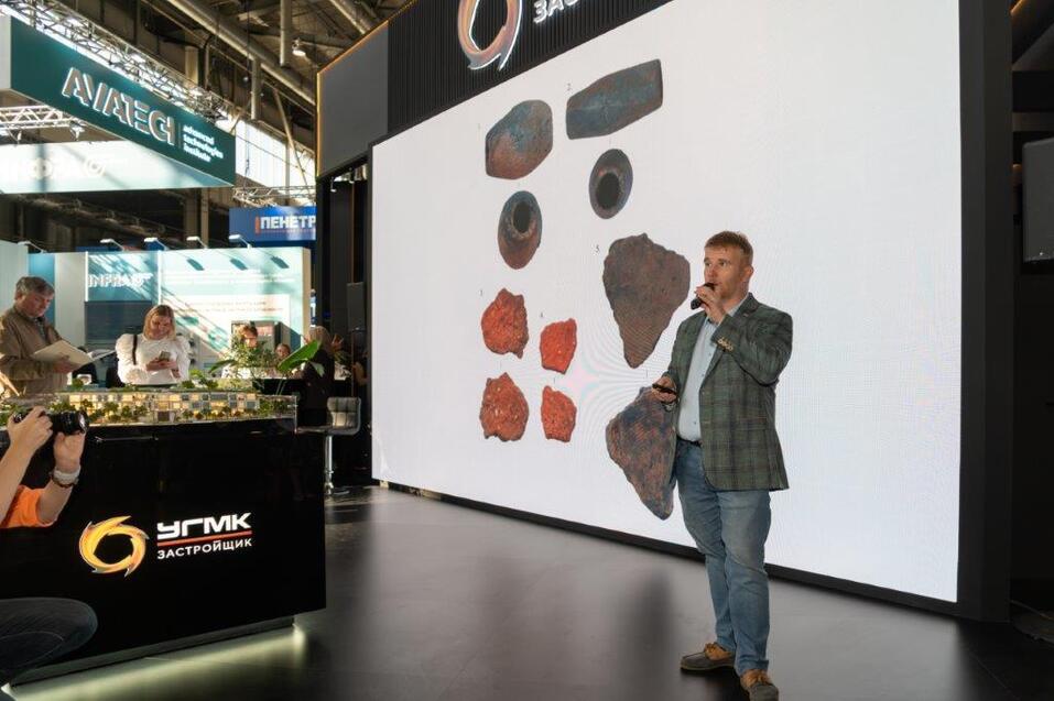 «Макаровский» — в деталях и эмоциях: премьера книги на форуме 100+ TechnoBuild 2 «Макаровский» — в деталях и эмоциях: премьера книги на форуме 100+ TechnoBuild 2