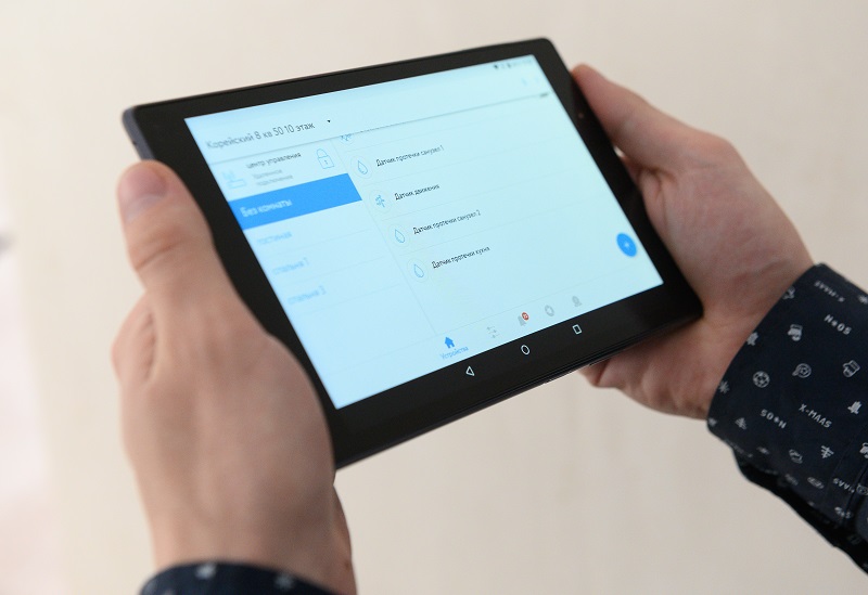 Планшет для управления системами дома