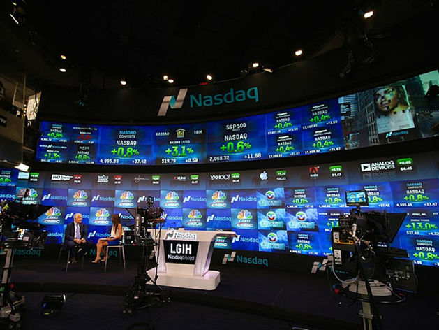 Американские индексы умеренно растут, в России акции падают: главное на рынке инвестиций