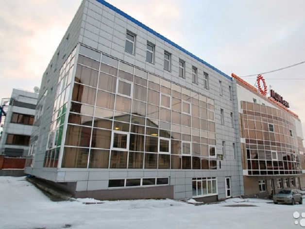 Трехэтажное здание в центре Екатеринбурга выставлено на продажу
