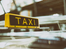 Год без машины: сколько денег теряют владельцы личных авто, считая, что такси — это дорого