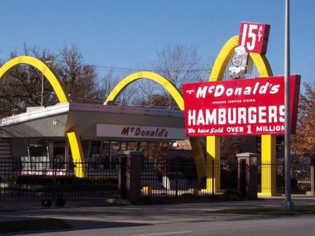 Зачем McDonald's и Burger King красный цвет? Принципы цветотерапии голода