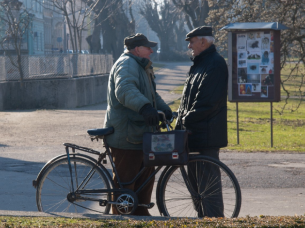 «Откладывать не менее 33 000 рублей в месяц». Как накопить на пенсию нынешним 30-летним